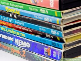 Une pile de dvds