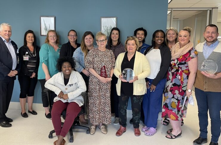 Les équipes du flot et de la dotation, lauréates du prix Orion Équipe du flot et de la dotation avec Dr Bernard Leduc