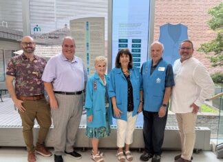 Une vitrine met l’Association des bénévoles à l’honneur